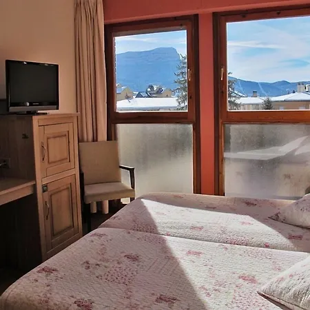 Alda A Boira Хака