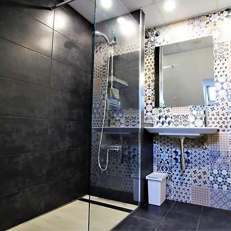 Alda A Boira 酒店 哈卡