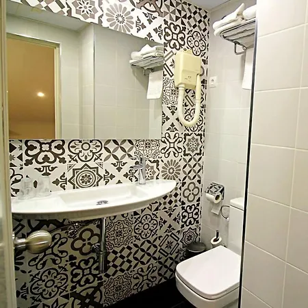 Alda A Boira Хака