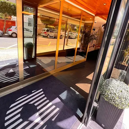 Alda A Boira 酒店 哈卡