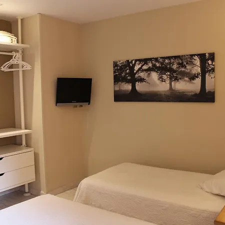 Alda A Boira 酒店 2*